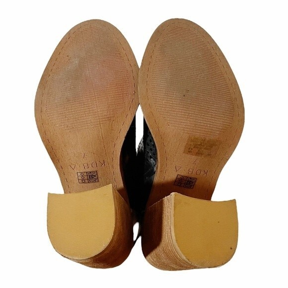 KDB Kelsi Dagger Bootie Mason Black Leather Perforated Block-Heel Sandal Size 7 - Picture 13 of 14